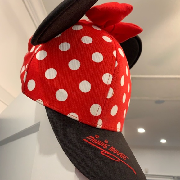 Minnie Mouse Hat - Picture 3 of 5